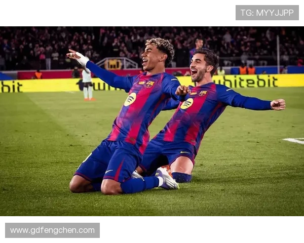 西甲比赛直播:本轮焦点战皇马客战巴萨,争冠形势再起波澜 西甲比赛直播:本轮焦点战皇马客战巴萨,争冠形势再起波澜