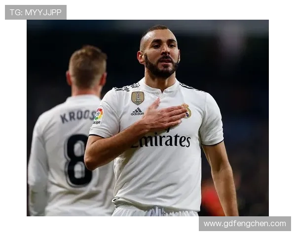 苏亚雷斯与本泽马：技术型中锋的两种进化路径